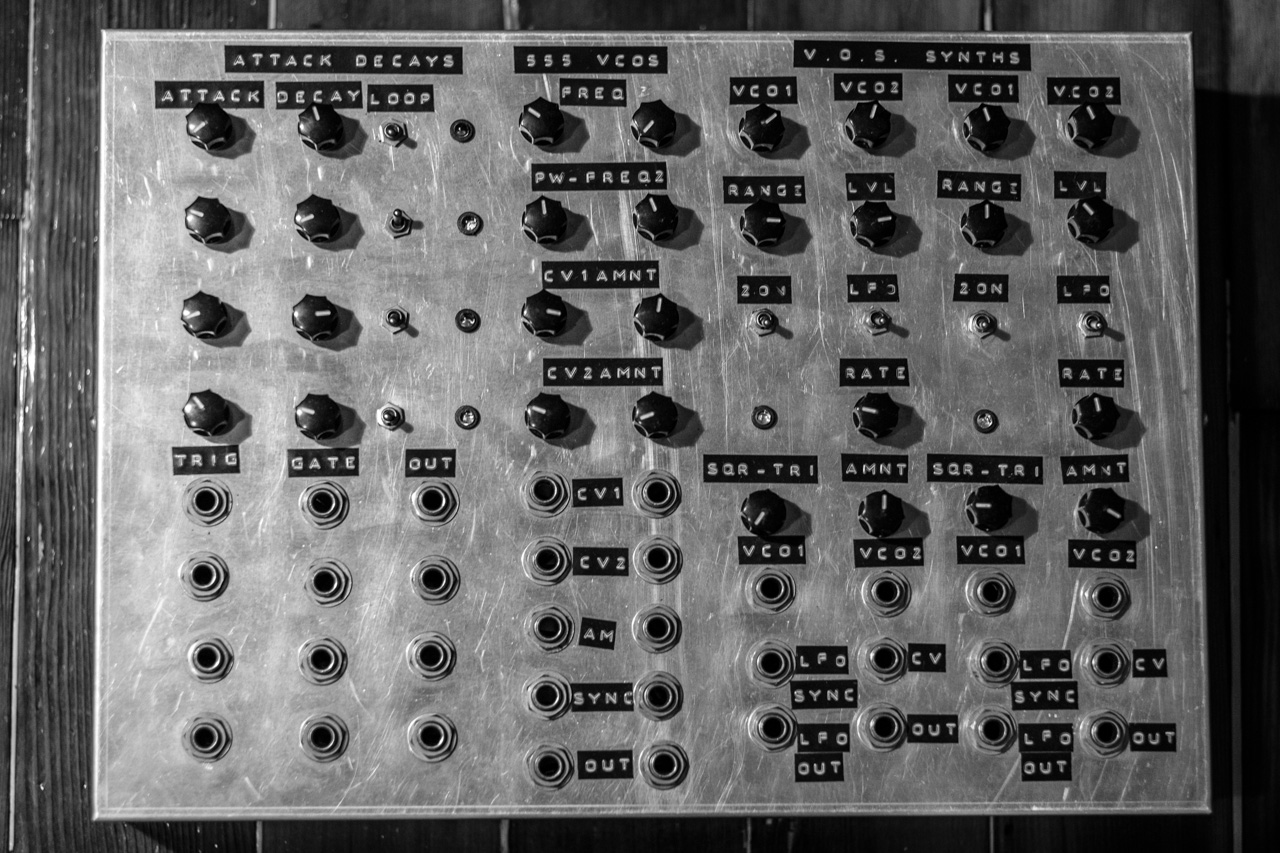 DIY nine volt modular synth