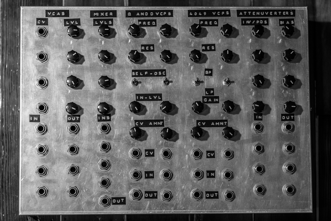 DIY nine volt modular synth